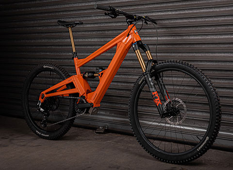 Orange 2026 Phase Avinox Factory